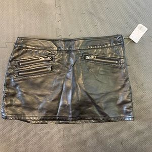 Faux leather mini skirt Forever 21